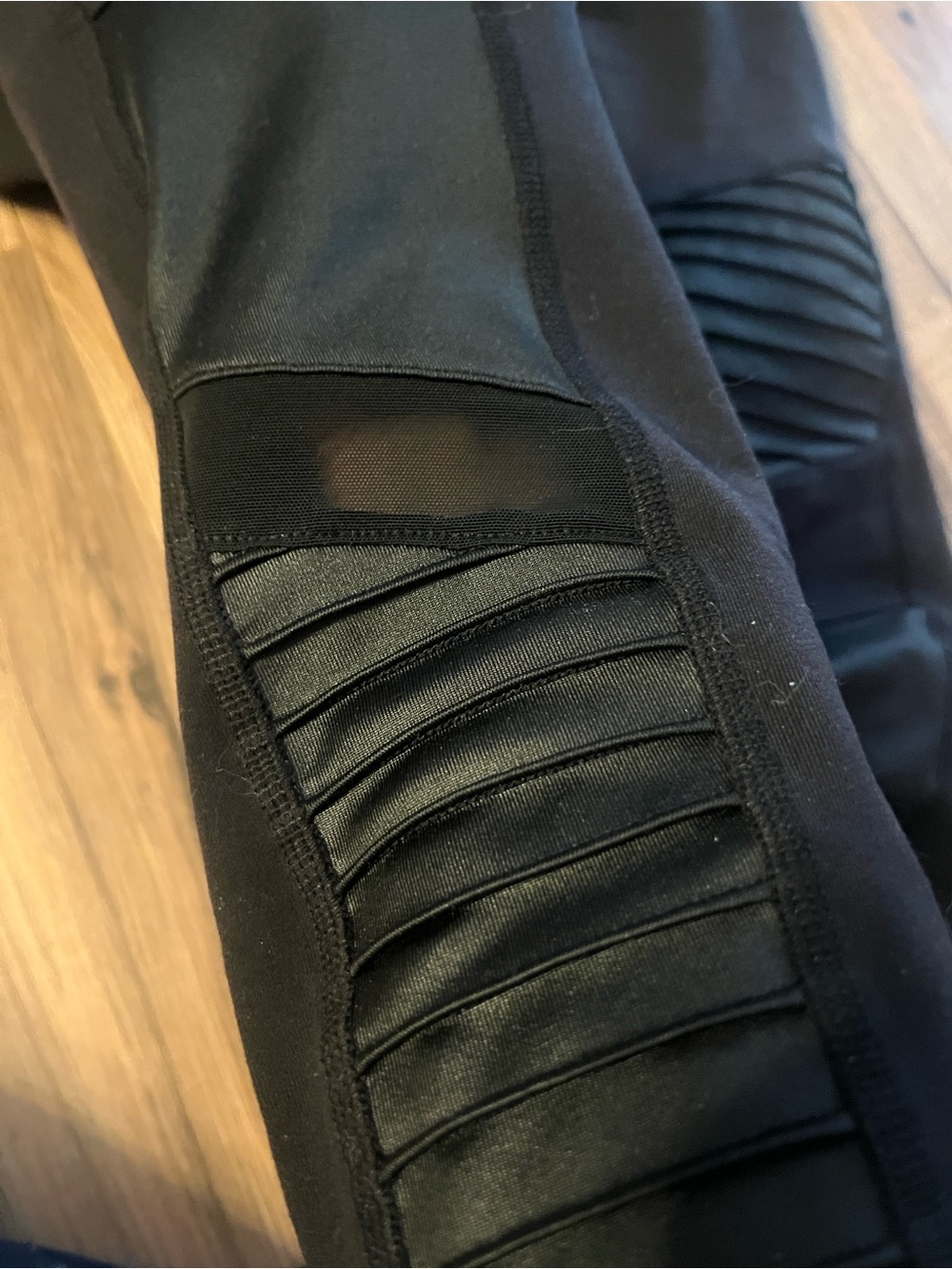 Alo Yoga Leggings Womens Moto Black Leggings - Picture 11 of 13